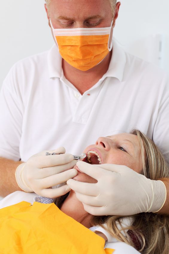 dziecko- ząbki-pierwsza wizyta u dentysty-centrum stomatologiczne demed